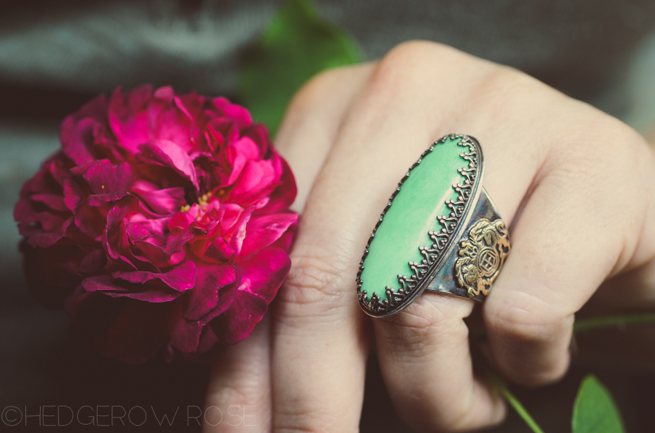 the lion and unicorn ring 2 | hedgerow rose