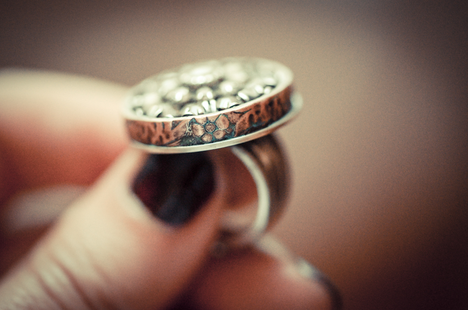 Making a simple vintage rhinestone button ring 4